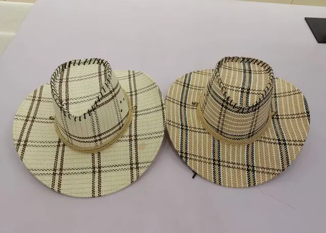 Sombrero de exterior con bordes grandes., modelo 143735